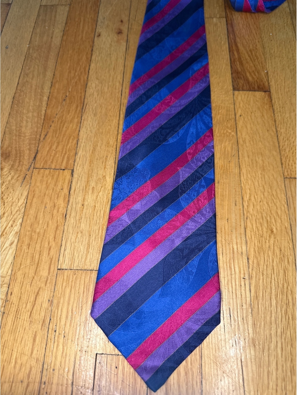 Stefano Ricci for Saks Fifth Avenue 100% Silk Tie Italy Blue Purple Striped